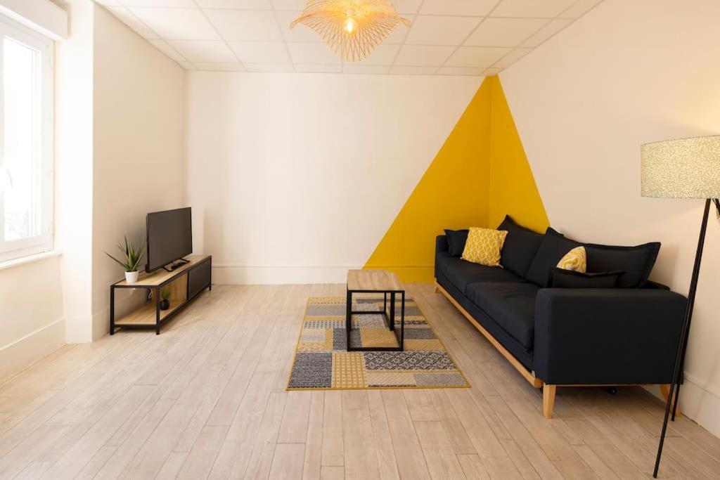 Le Cosy C - T2 Tout Equipe - Centre-Ville Gare Montlucon Bagian luar foto